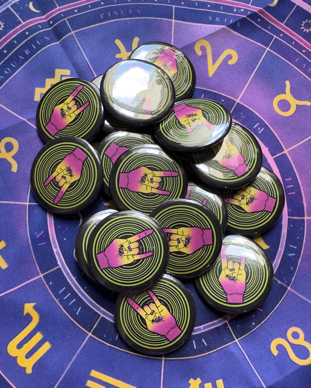 🤘Horns Badge
